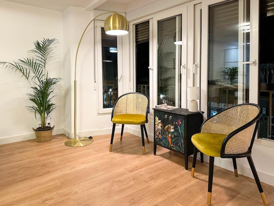 Creatividad Y Personalidad En Centro De Apartment Alicante
